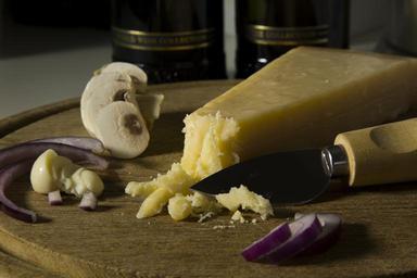cheese-board-cheese-food-1101437.jpg