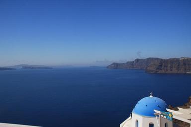 Gorgeous-Santorini-scene-in-the-late-afternoon.jpg
