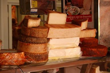 cheese-cheese-counter-market-food-240825.jpg