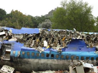 catastrophe-airplane-crash-airplane-1255400.jpg