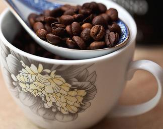 coffee-coffee-beans-grain-coffee-674563.jpg