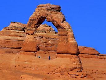 Delicate arch at arches national park.jpg