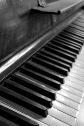 piano-music-keyboard-play-piano-453780.jpg