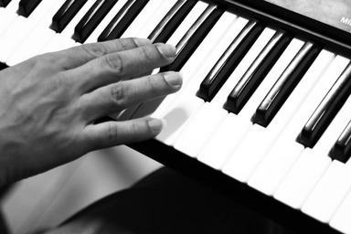 piano-music-keyboard-hand-touch-1483744.jpg