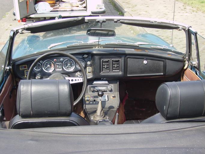 Free Images - mgb roadster dashboard