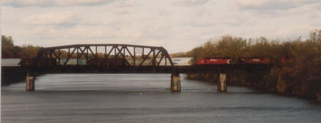 Bridge 10. Ба Таи мост 10 мургоби.