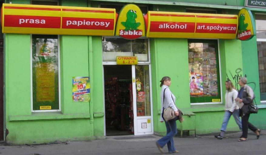 Жабка магазин в Польше. Zabka магазин в Польше. Супермаркеты Zabka в Польше. Варшава магазин жабка. Жабка польша