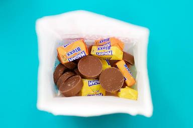 candy-sweets-candy-bag-bag-fudge-1515887.jpg