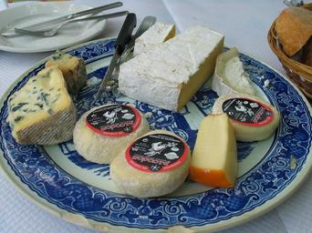 cheese-board-french-cheese-france-1450794.jpg