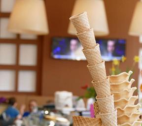 ice-cream-parlour-ice-cream-cone-722000.jpg