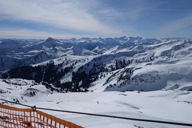 skiing-dam%C3%BCls-austria-1049000.jpg