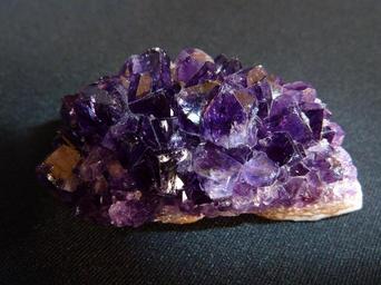 amethyst-violet-crystal-cave-druze-1576648.jpg