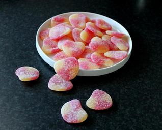 candy-hearts-sugar-red-candy-bowl-1307565.jpg