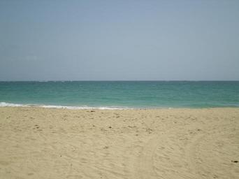 beach-tropical-vacation-paradise-75268.jpg