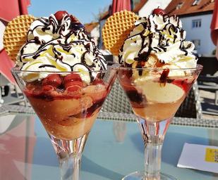ice-cream-fruits-dessert-ice-cream-1713160.jpg