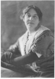 Mrs. Alfred Stieglitz 2 by Adolf de Meyer 1912.jpg