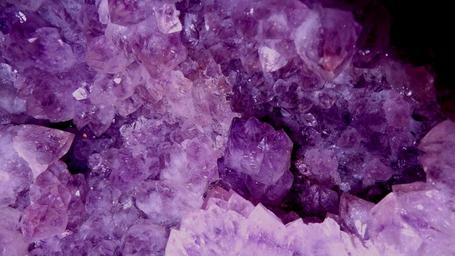 amethyst-violet-crystal-cave-druze-1568114.jpg