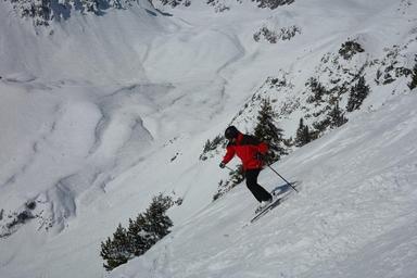 skiing-skier-ski-tour-ski-area-999243.jpg