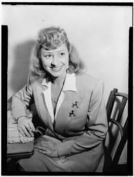 (Portrait_of_Linda_Keene,_New_York,_N.Y.(?),_ca._July_1946)_(LOC)_(5019796337).jpg