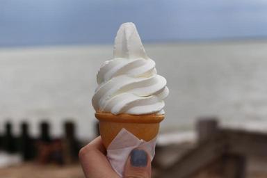 ice-cream-beach-sea-nail-polish-1059784.jpg