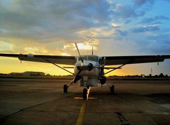 airplane-propeller-sunset-sun-328030.jpg