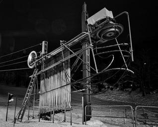 skiing-lift-night-structure-metal-933332.jpg