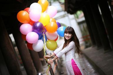 student-girl-asian-balloons-happy-422242.jpg