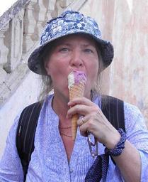 ice-cream-woman-granny-ice-female-986307.jpg