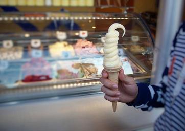 american-ice-cream-ice-cream-cone-1145169.jpg