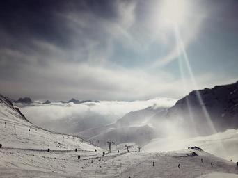 skiing-slope-mountains-winter-snow-569119.jpg