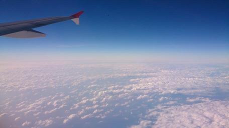 airplane-sky-blue-cloud-white-day-418907.jpg