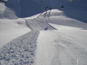 skiing-ski-piste-slope-piste-259828.jpg