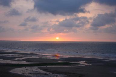 landscape-was-normandy-beach-sunset-931857.jpg