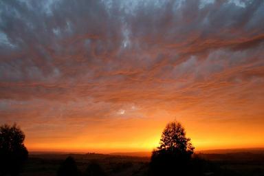 sunset-sky-fire-cloudscape-evening-1427763.jpg