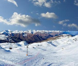 skiing-skis-snow-winter-sport-1183370.jpg