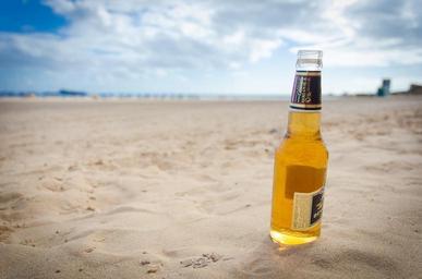 beer-beach-sand-vacation-holiday-931826.jpg