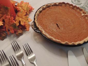 fall-thanksgiving-pumpkin-pie-591800.jpg