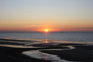 landscape-was-normandy-beach-sunset-931840.jpg