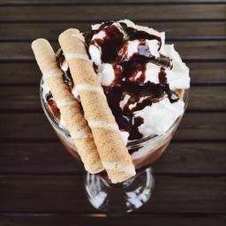 ice-cream-sundae-ice-cream-sundae-1082237.jpg