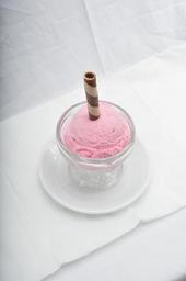 ice-cream-dessert-strawberry-cream-700541.jpg