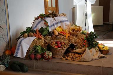thanksgiving-church-deco-vegetables-518478.jpg