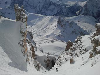 skiing-freeriding-steep-slope-208435.jpg